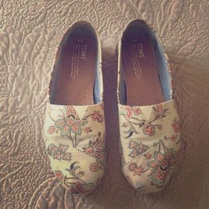 Floral Toms